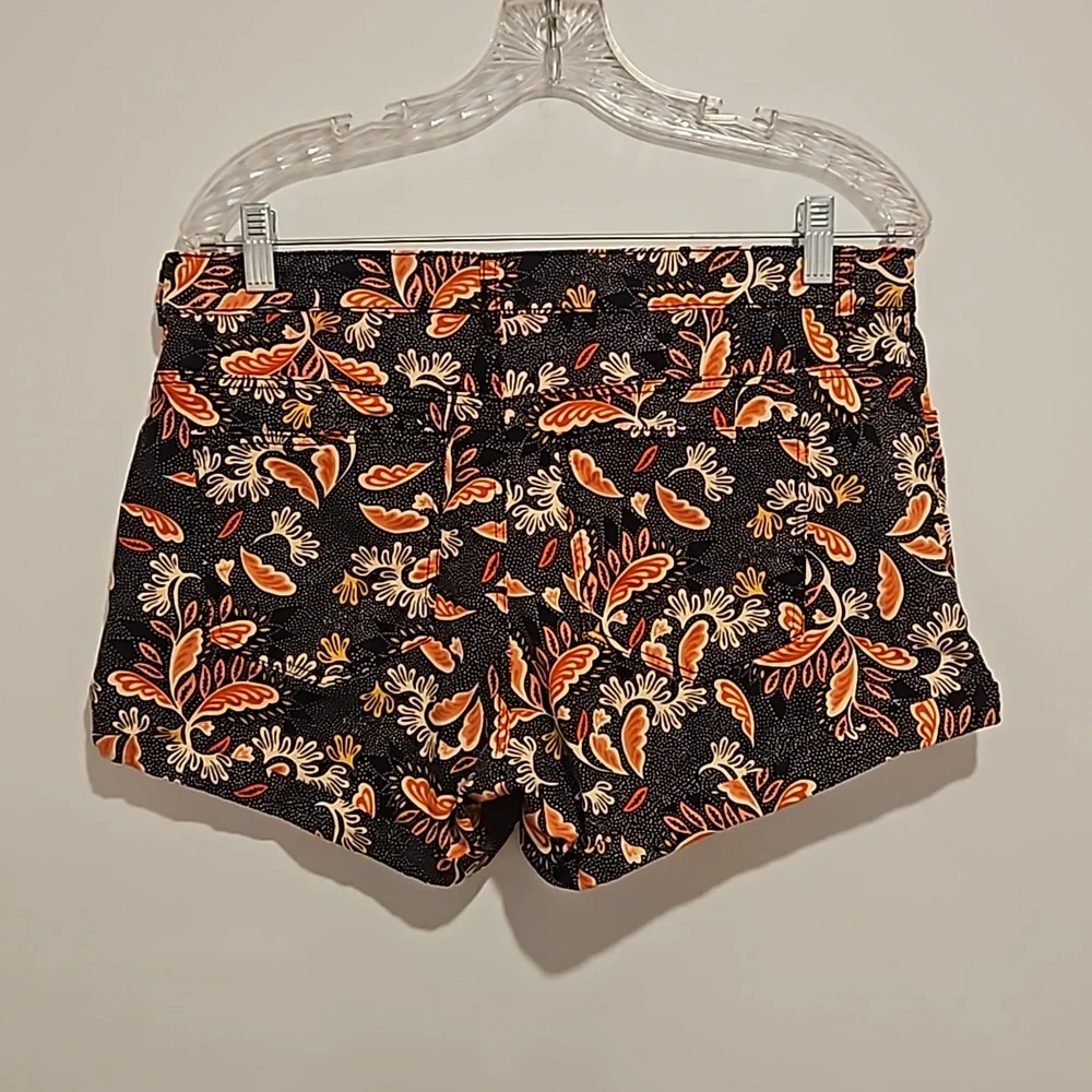 H and M floral leaf graphic print shorts size 12 faux cuff hem - Picture 2 of 8